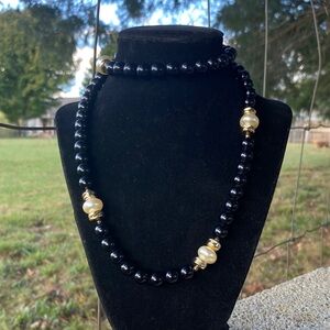 VTG Black and Gold Beaded Necklace